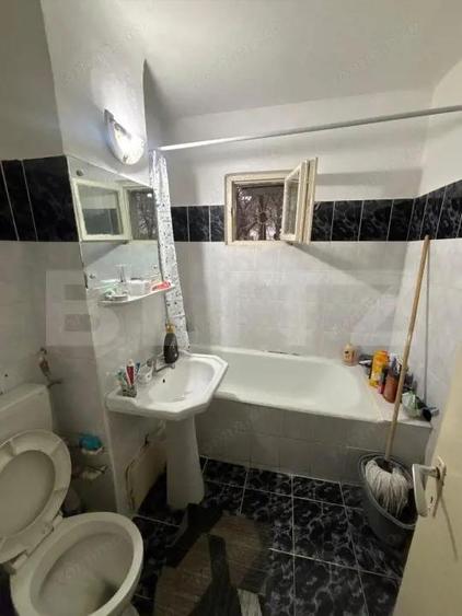 Apartament 3 camere,55mp, Vest - 9 mai - 9