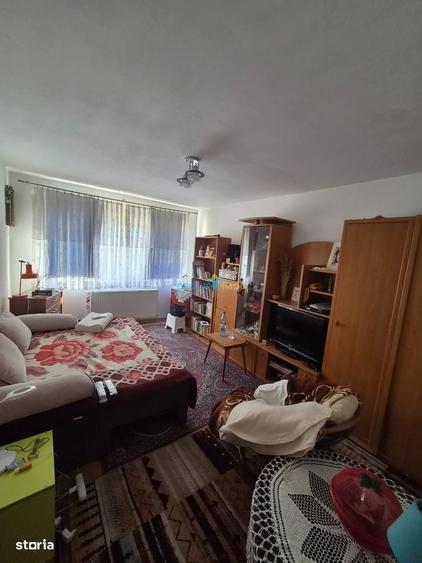 Apartament cu 2 camere decomandat în Cornișa