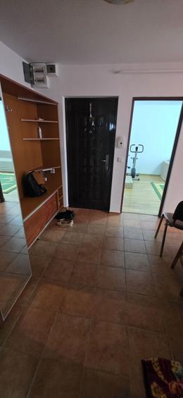 Apartament cu 3 camere semidecomandat în Sfântu Ilie