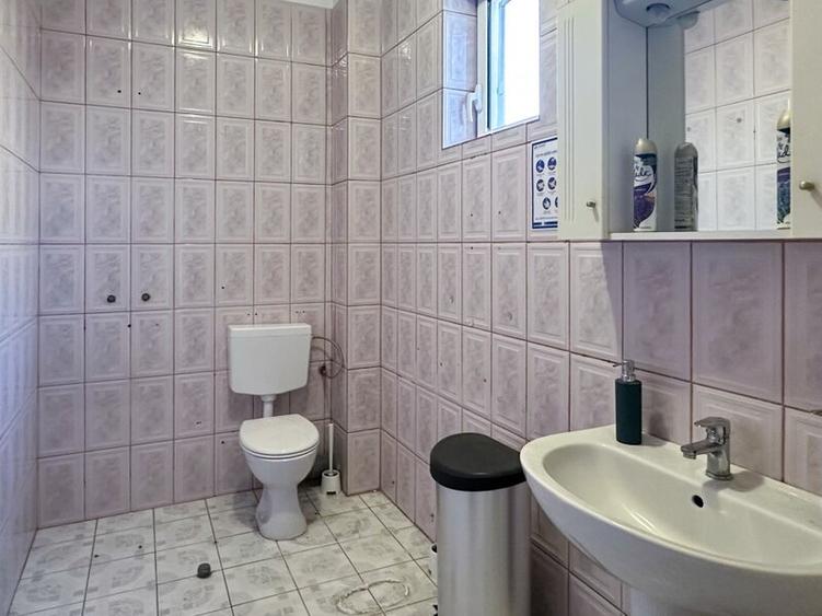 Zona Mihai Eminescu - Bd Dacia vila 5 camere - 8