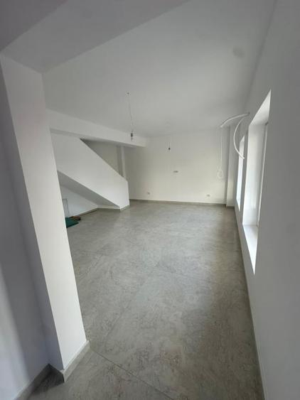 DEZVOLTATOR CASA 4 CAMERE FINALIZATA SECTOR 3 - 3