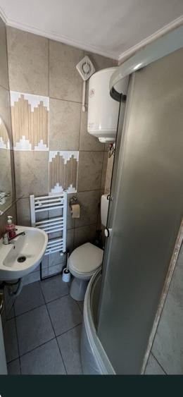 Garsoniera moderna- Tractorul- langa Coresi Mall - 3