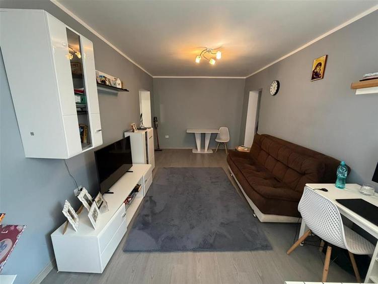 Apartament 2 camere, parter, str Barsei , renovat complet + mobilat- Lidl - 1
