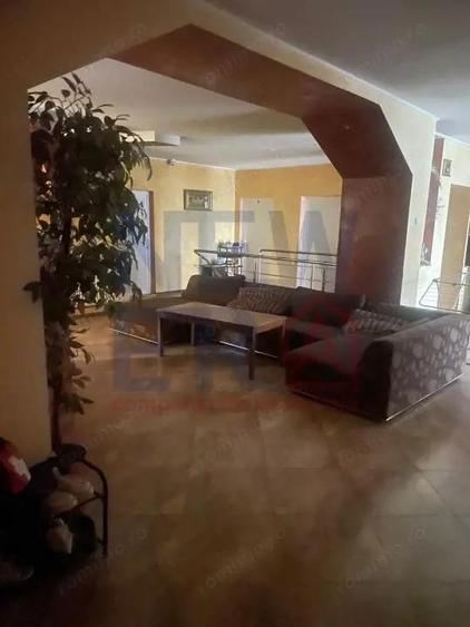 Casa/Vila 2 Mai cu 24 camere /si un spatiu comercial de 98mp - 4