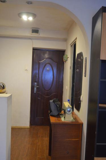 Sinaia-garsoniera de vanzare ,semicentral - 5