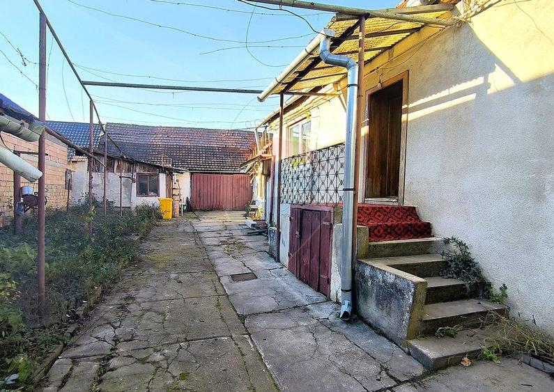 Casa 3 camere si 1400 mp teren in Brateiu - jud. Sibiu - 18