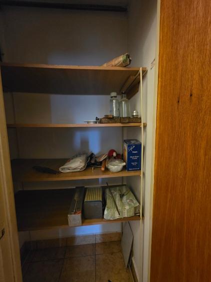 Titan, 10 minute metrou Costin Georgian, la piata Minis,  2 grupuri sanitare - 5