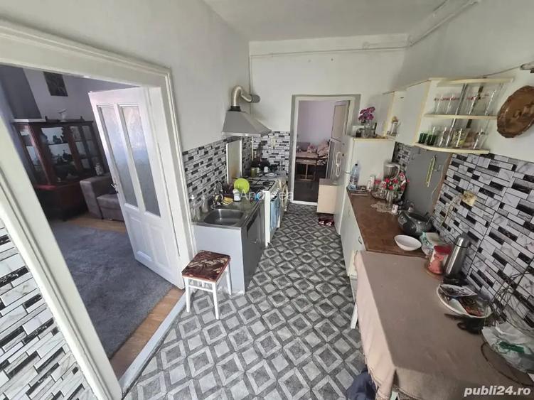 Vand apartament la casa Vand apartament la casa