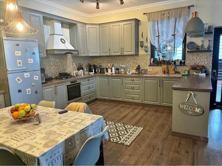 Casa de vanzare la munte cu 5 camere + living si bucatarie (open space) + teren - 4