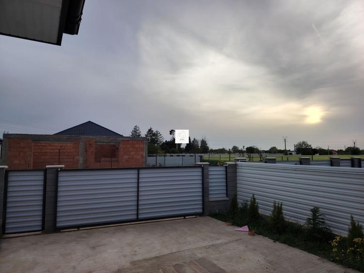 Casa 3 camere Crevedia - 1