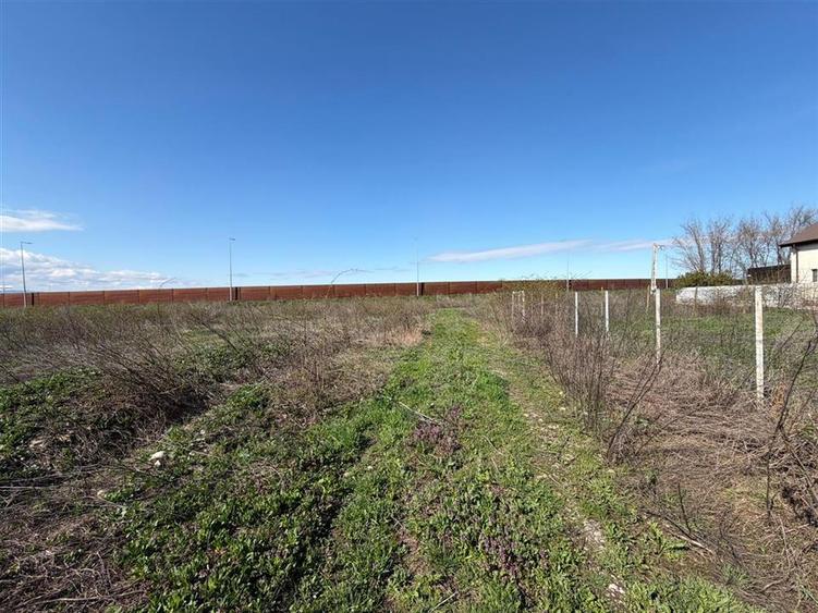 Teren intravilan 700mp in zona de Nord de vanzare - 4