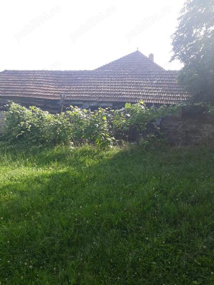 Casa batraneasca+teren de vanzare in sat Radosi,comuna Crasna,judetul Gorj - 2