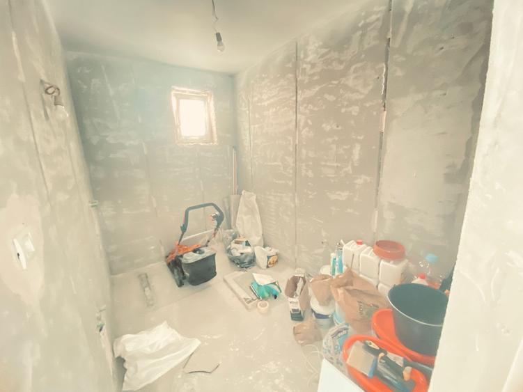 Duplex cu 4 camere si mansarda. Curte 250 mp. Comision 0 - 7