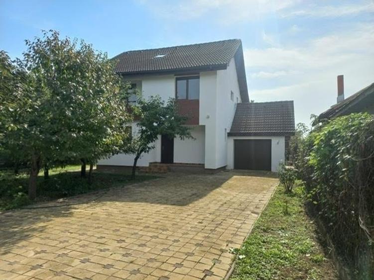 Casa solida, moderna si luminoasa; liniste totala in natura! - 1