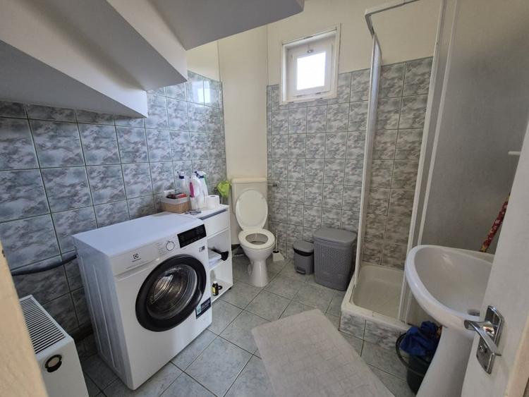 Casa cu 5 camere in Brezoi - zona centrala, dar linistita! - 9