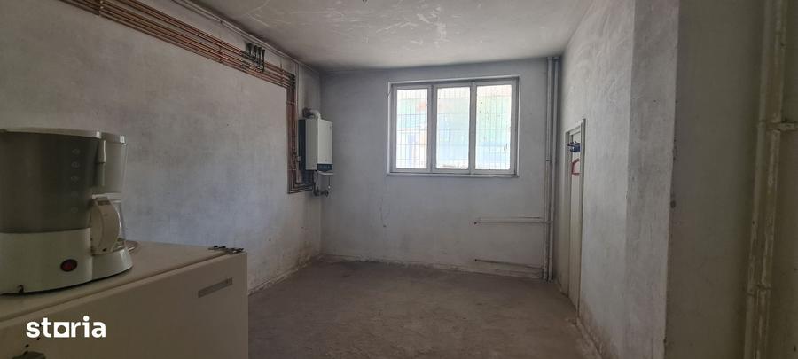 Spațiu comercial, de 285 mp, în Central