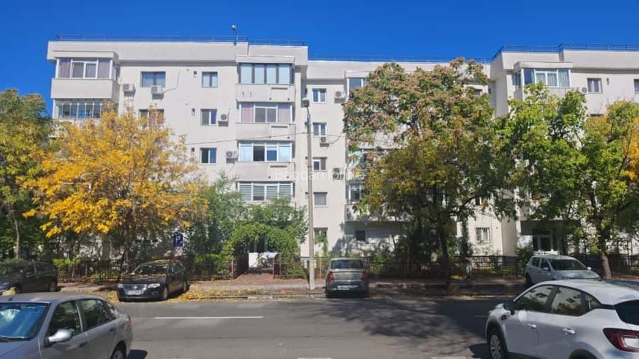 Apartament 3 Camere -Parter Inalt  -2 Bai - Parcare - La Mall Vitan