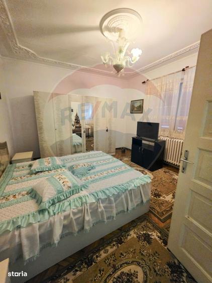 Casa cu 5 camere de vanzare in centrul orasului Talmaciu - 2
