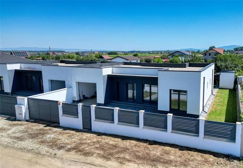 Casă cu 4 camere cu Teren 500 Mp în Hărman