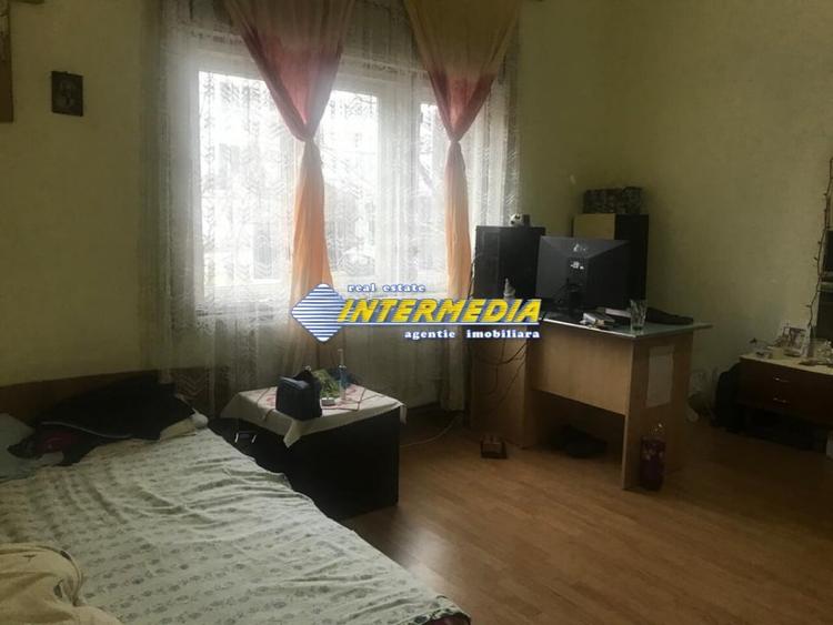 Casa de vanzare cu 3 camere in Alba Iulia zona Centru - 1