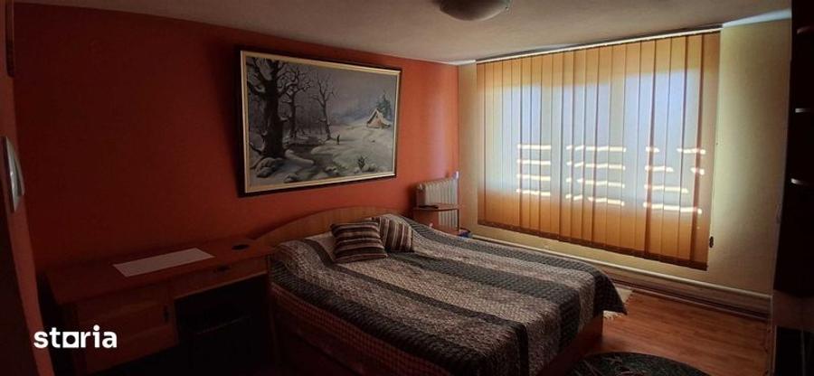 Casă cu 4 camere cu Teren 230 Mp în Central