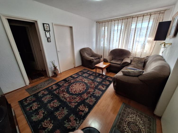 2 semidecomandate 47mp Mazepa 1 Etaj 3/4 Mobilat/Utilat Sud 64000Euro - 1