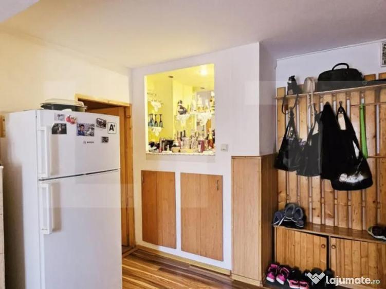 Apartament de vanzare, cu 3 camere, decomandat, 68mp, parter - 3