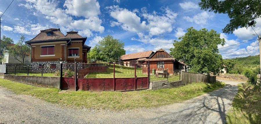 Casă cu 3 camere cu Teren 900 Mp în Cacova Ierii