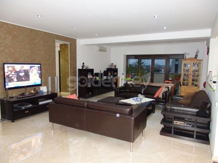 Apartament cu 2 camere decomandat în Băneasa