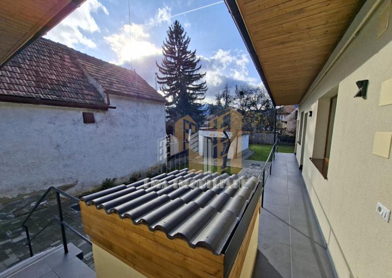 Casa individuala 3 camere central Brasov - 1