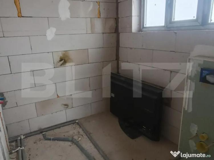 Casa 270 mp utili la ro?u, 7 camere, teren 500 mp zona - 4