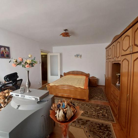 Vand 2 camere, ultracentral, decomandat - 3