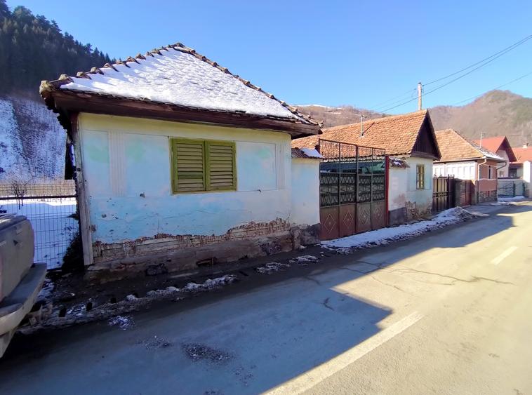 Teren intravilan cu 2 case traditionale in Sibiu Rau Sadului - 1