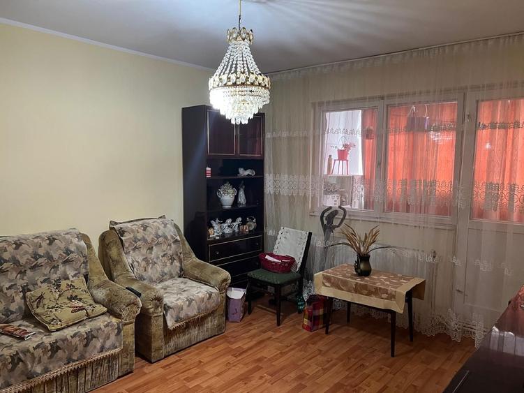 Apartament 3 camere, decomandat - 8