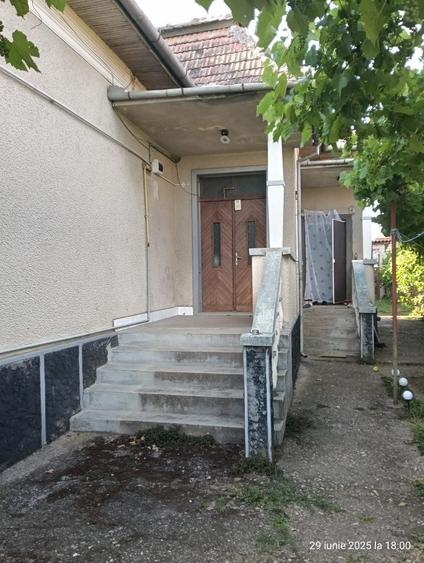 Casa de vanzare in loc.Unirea - 3