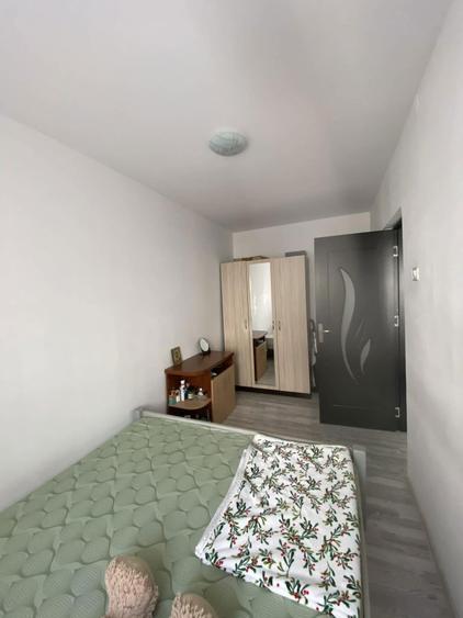 Inchiriez apartament 2 camere - 4