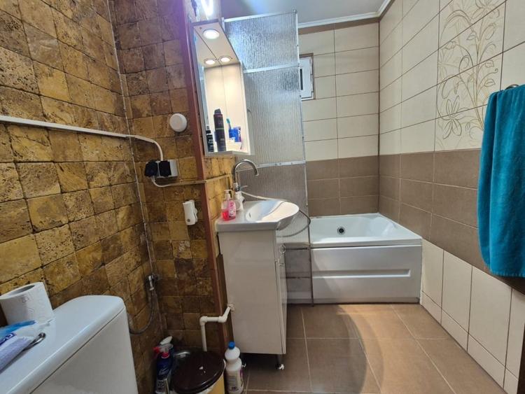 Apartament 3 camere – Zona Bratianu • 2 bai - 14