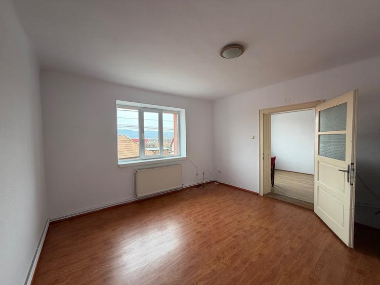 Casa singur in curte - 3 camere - teren 243 mp - zona Trei Stejari - 2