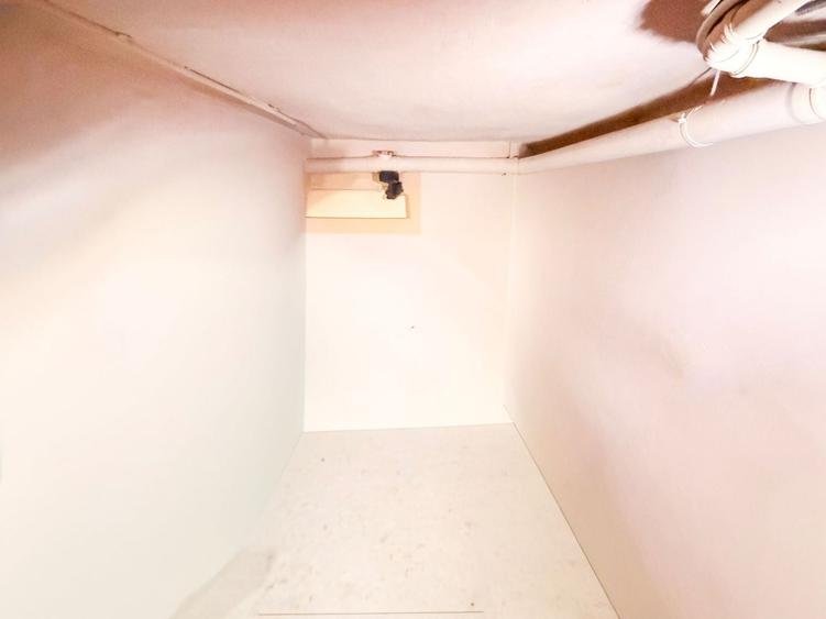 Casă de vânzare 2 camere  Mansarda + Pivnița - Belvedere - 17