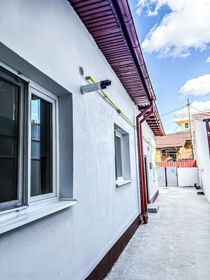 Direct proprietar inchiriez sau vand casa la curte 4 camere + curte - 1