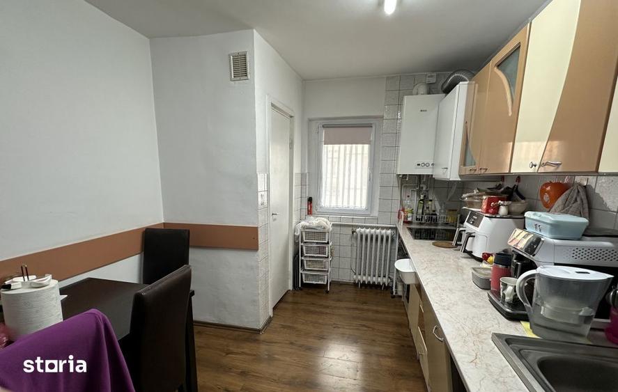 Apartament cu 4 camere decomandat, mobilat în Mărăști