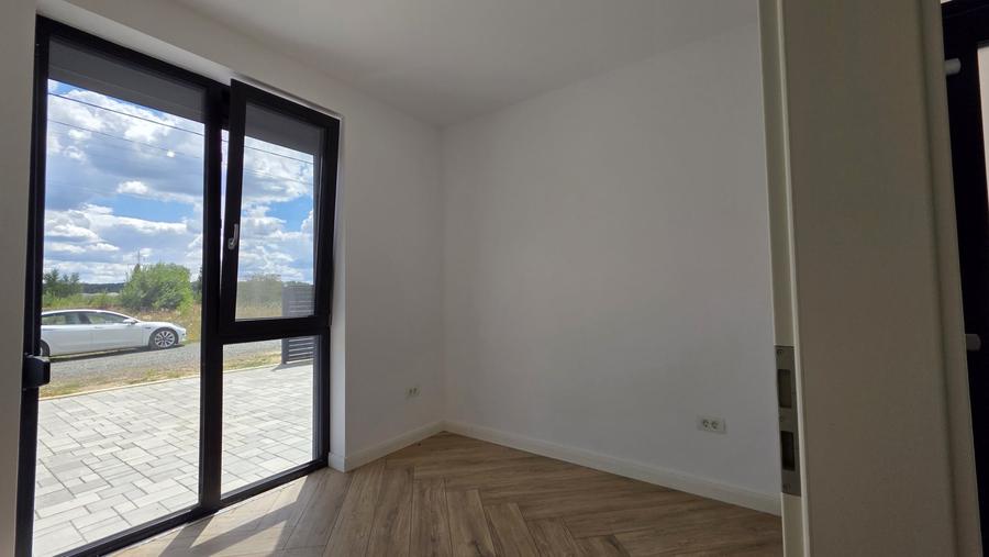 Duplex cu 4 camere cu Canalizare în Dumbrăvița