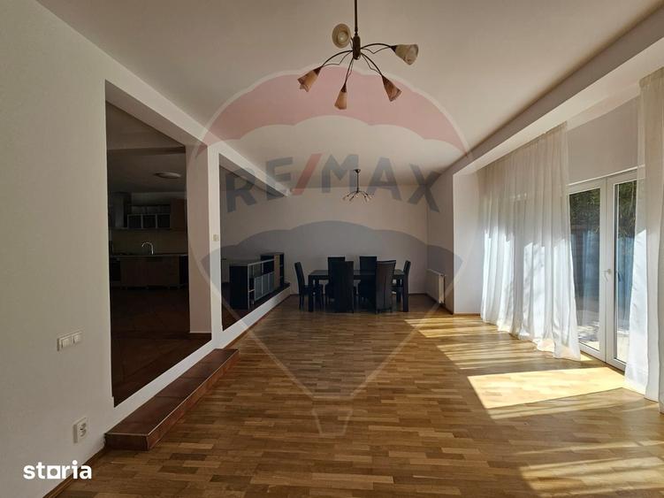 Casă cu 4 camere cu Teren 256 Mp în Bună Ziua
