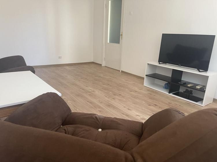 Apartament cu 2 camere decomandat în Păcii