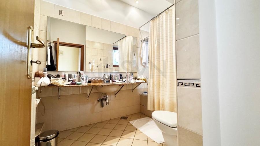 REA0123759 Capitale de vanzare 2 Apartamente plus Pod - 27