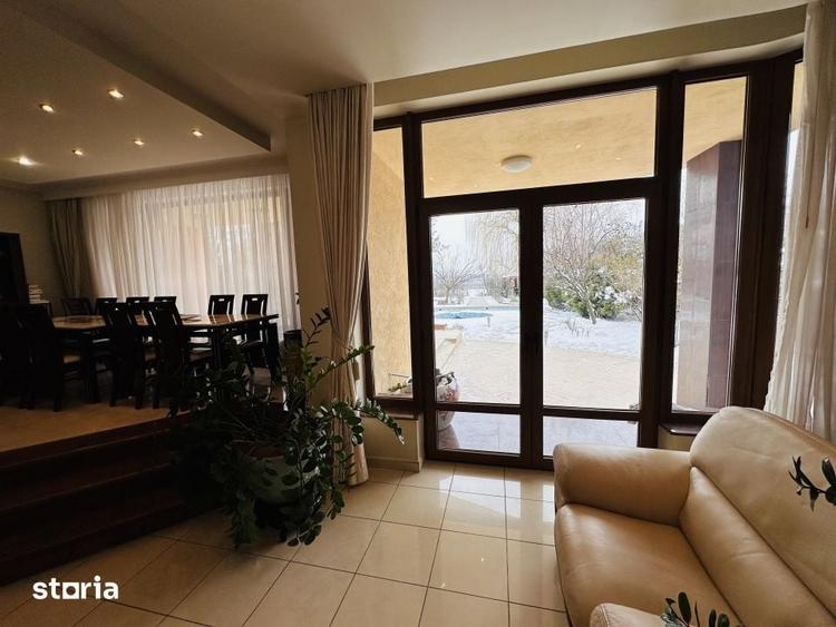 Casă cu 10 camere cu Teren 2000 Mp în Chiajna