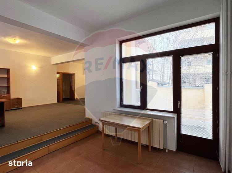 Apartament cu 4 camere în Floreasca