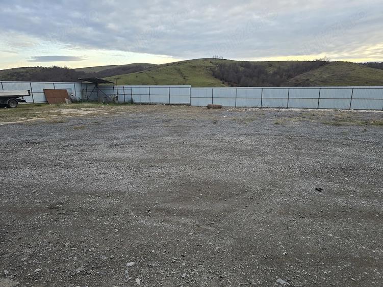 Spațiu comercial, de 3,000 mp, în Cărpinet