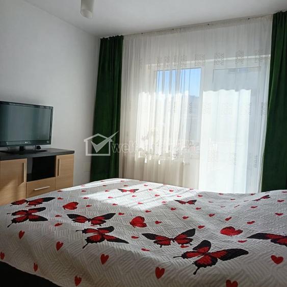 Apartament cu 3 camere semidecomandat în Florești