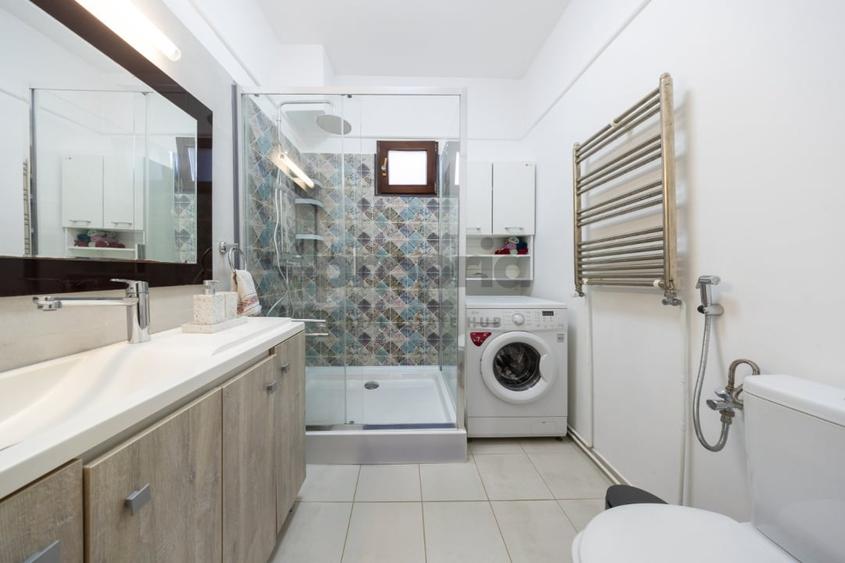 Casă individuală cu 4 camere cu Canalizare în Griviței